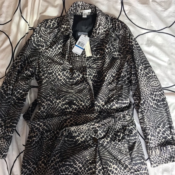 Brand New Women’s Kenneth Cole Jacket - Picture 3 of 4